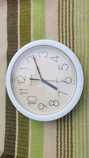 City Time falióra eladó, fehér