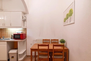 Kiadó Budapest Belvárosában 54 m-es,  berendezett, nappali + 1 hálószobás lakás, június 1-től. - kép 5