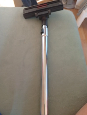 Akkumulátoros porszivó eladó töltővel 