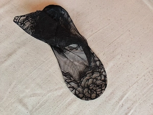 Fekete csipkés női bokazokni - kép 2