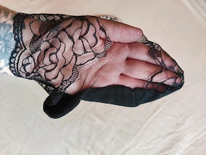 Fekete csipkés női bokazokni - kép 4