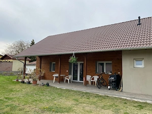 Kiskunhalas Felsővárosban újjáépített 3 szobás, amerikaikonyhás családi ház!