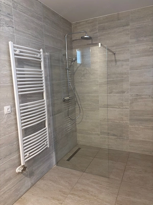 Kiskunhalas Felsővárosban újjáépített 3 szobás, amerikaikonyhás családi ház! - kép 10