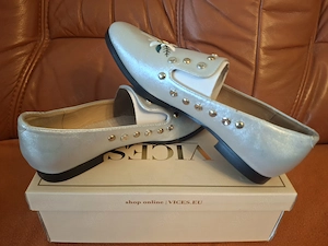 Vices hímzett női félcipő eladó csökkentett áron - 40 - kép 8