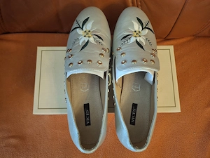 Vices hímzett női félcipő eladó csökkentett áron - 40 - kép 9