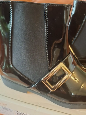 Csatos, fekete női bokacsizma csökkentett áron eladó - 40 - kép 11