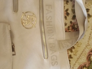 Fashion bags női  krém  szinű válltáska táska eladó 3000ft óbuda  személyes átvétel óbudán lakcimeme - kép 2