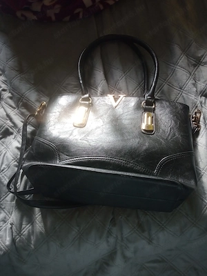 Vállra akasztható új nő táska eladó 9000ft óbuda  személyes átvétel óbudán lakcimemen pota kizárolag