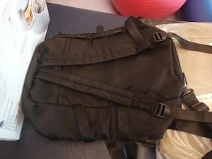 Fekete hátizsák oldaltáska kb 40l túrához stb kiváló 9000ft  óbuda  személyes átvétel óbudán lakcime - kép 2