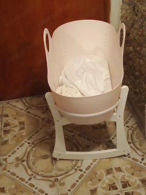 Tommee Tippee 5619WE mózeskosár ringató állvánnyal 18000ft óbuda rózsaszin Könnyen mozgatható, nagyo - kép 2