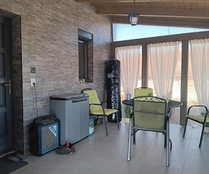 Monor Telepi részén, teljesen felújított 3 szoba + nappalis családi ház 500 m2 telekkel  - kép 4