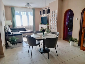 Monor Telepi részén, teljesen felújított 3 szoba + nappalis családi ház 500 m2 telekkel  - kép 5