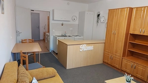 Eladó lakás Corvin negyed. - kép 2