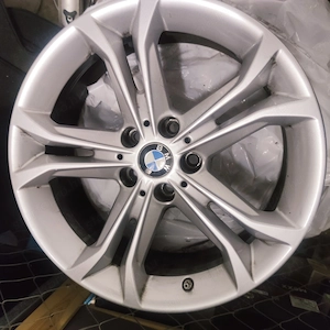BMW 18 colos X3 (G01) X4 (G02) , IX3 (G08) GYARI EU-s alufelni garnitura (4 db) szenzorral, kupakkal