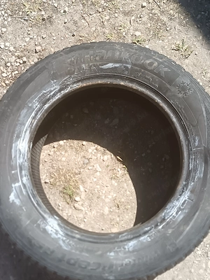 Használt gumi eladó  - kép 2