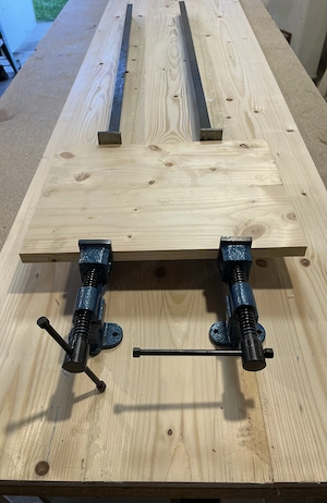 Asztalos szorító ,táblásító satu ,faipari szersz m 