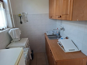 Lakitelek-Tőserdőben egyedi stílusú hétvégi ház eladó. - kép 2