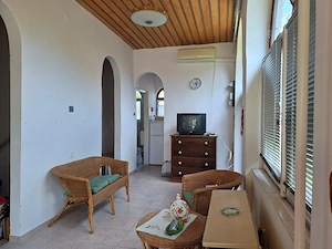 Lakitelek-Tőserdőben egyedi stílusú hétvégi ház eladó. - kép 5