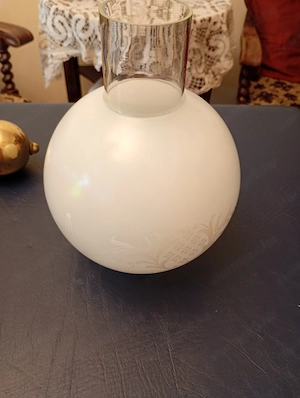 4db egy vintage opálüveg olajlámpa tartály vagy lámpabúra 80000ft óbuda 36 50 104 8272  valószínűleg