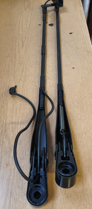 Ikarus 400 ablaktörlő kar dupla új beépített ablakmosó fej fúvóka - kép 13