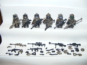 Lego SWAT Álcázott Koponya Osztag Dirt kommandós katonák 6db katona + fegyver - kép 6