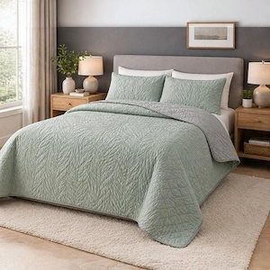 Mentazöld kétoldalas ágytakaró levélmintával 220x240 cm