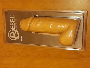 Segédeszközöket kedvelő hölgyet