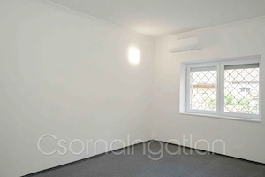 Csorna - központban garzon eladó - kép 2