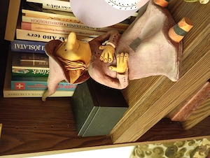 002 ülő boszorkány kerámia figura  22000ft óbuda személyesen óbudán posta kizárolag előre fizetés ut