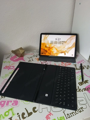 Galaxy Tab S8 5G Kártyafüggetlen 128 GB, billentyűzettel