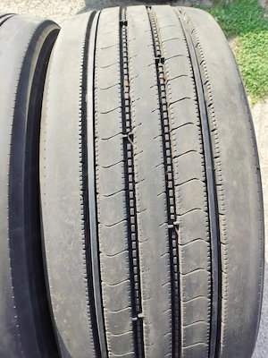 295 60 R22.5 használt kormányzott teherautó gumiabroncs Bridgestone 295 60 R22.5 - kép 8