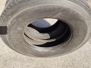 295 80 R22.5 használt kormányzott   húzó teherautó gumiabroncs Bridgestone 295 80 R22.5 - kép 3