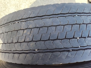 295 80 R22.5 használt kormányzott   húzó teherautó gumiabroncs Bridgestone 295 80 R22.5 - kép 4