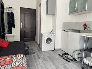 Oktogonnál kiadó egy napfényes, berendezett minigarzon - kép 4