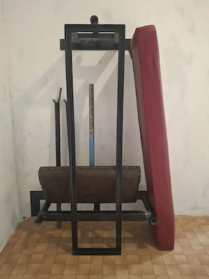 Fekvenyomó pad Scott-paddal - kép 7