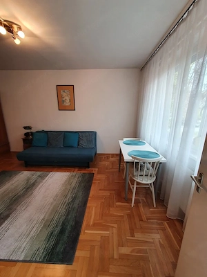 Kaszásdűlőn szép I. emeleti bútorozott, gépesített garzon kiadó! - kép 3