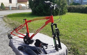 Hegyi kerékpár Váz 21 sebességes 26" kerék 36 cm piros ára 25000ft óbuda   ez egy tel - kép 3