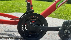 Hegyi kerékpár Váz 21 sebességes 26" kerék 36 cm piros ára 25000ft óbuda   ez egy tel - kép 4