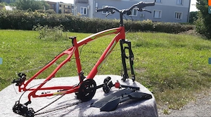 Hegyi kerékpár Váz 21 sebességes 26" kerék 36 cm piros ára 25000ft óbuda   ez egy tel