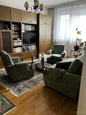 Győr Adyvárosban 1+félszobás, erkélyes panellakás eladó
