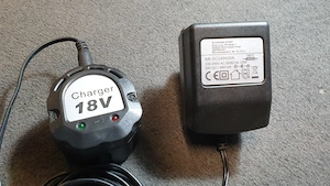 Lux Tools 24V DC, 400mA töltő eladó, XR-DC240400A - kép 2