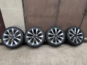 Tesla Model 3 Nova nyári kerék garnitúra 235 40 R19 96W Hankook nyári szett