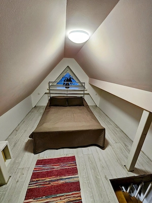 Panorámás, autentikus parasztház eladó Győrújbaráton   történelmi hangulat, azonnal költözhető! - kép 2