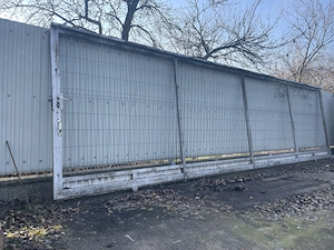 Masszív, Jó állapotú, Vas tolókapu 6m széles bejáróhoz.  - kép 6