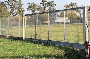 Masszív, Jó állapotú, Vas tolókapu 6m széles bejáróhoz.  - kép 2