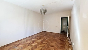 Azonnal költözhető, földszinti, világos lakás eladó!