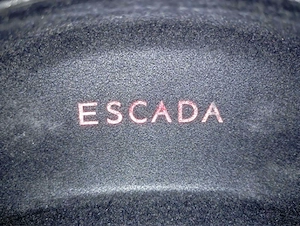 Escada női napszemüveg újszerű állapotban, saját tokjában eladó.  - kép 5