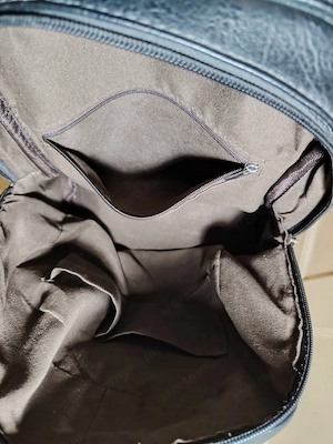 Női fekete műbőr hátizsák eladó  - kép 3