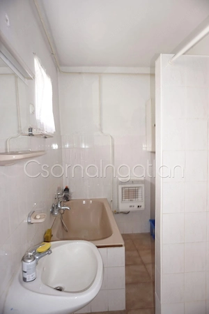 Dör - 120 m2-es családi ház eladó - kép 6