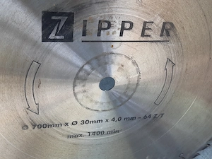Zipper 700mm fűrésztárcsa körfűrészlap 64Z T fogas keményfémlapkás hibás - kép 3